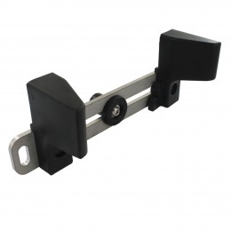 Gâche longue entre poteaux décalés